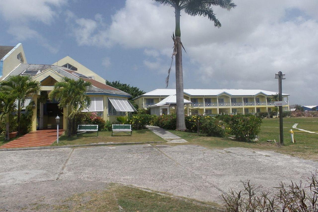 Anchorage Inn Dickenson Bay Extérieur photo