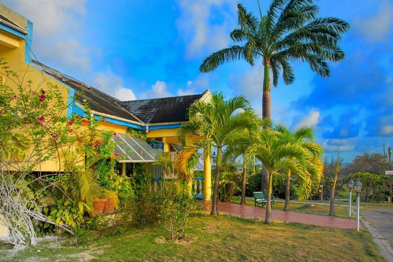 Anchorage Inn Dickenson Bay Extérieur photo