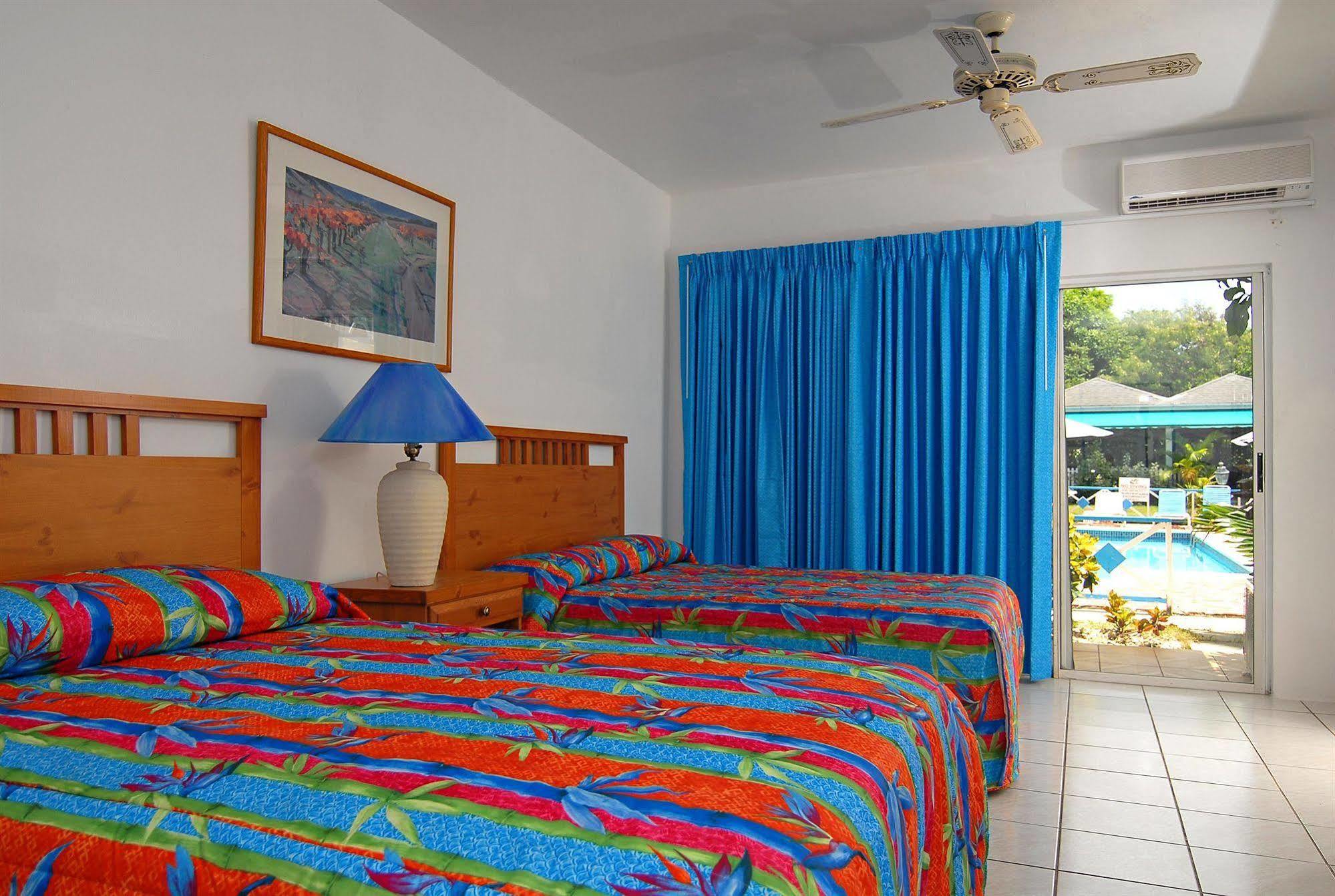Anchorage Inn Dickenson Bay Extérieur photo