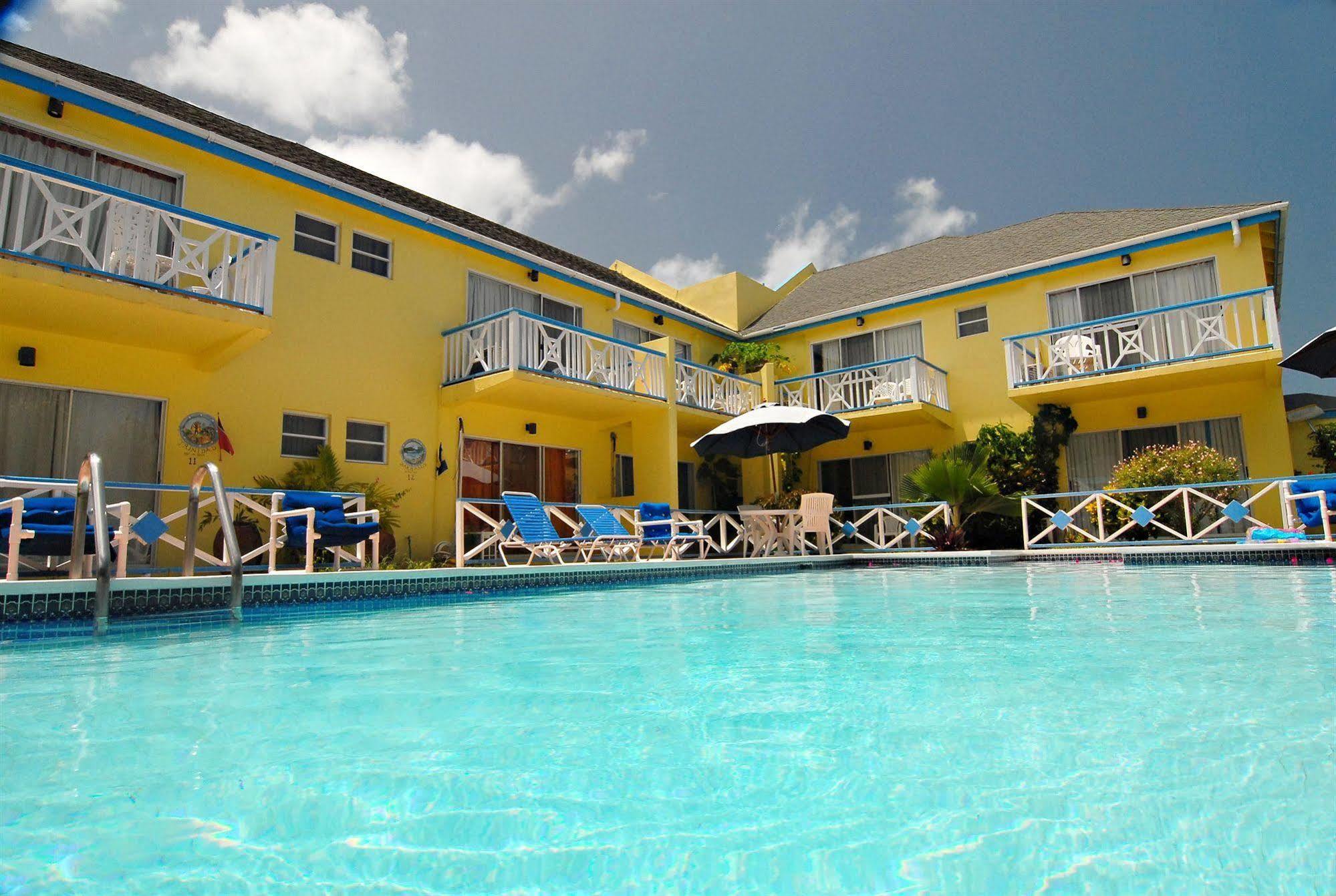 Anchorage Inn Dickenson Bay Extérieur photo